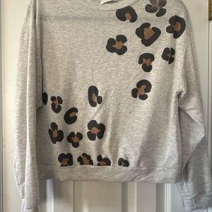 Dee‎ Elly Women’s Lightweight Leopard Print Gray Sweatshirt Size M